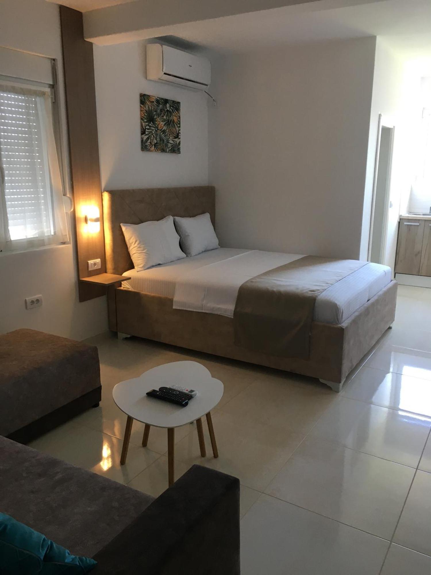 Apartments Vila Sara M Улцин Стая снимка